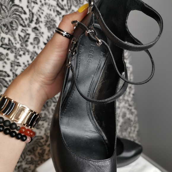 BCBGeneration Black Pumps - Size US 6 sexy - Picture 9 of 10